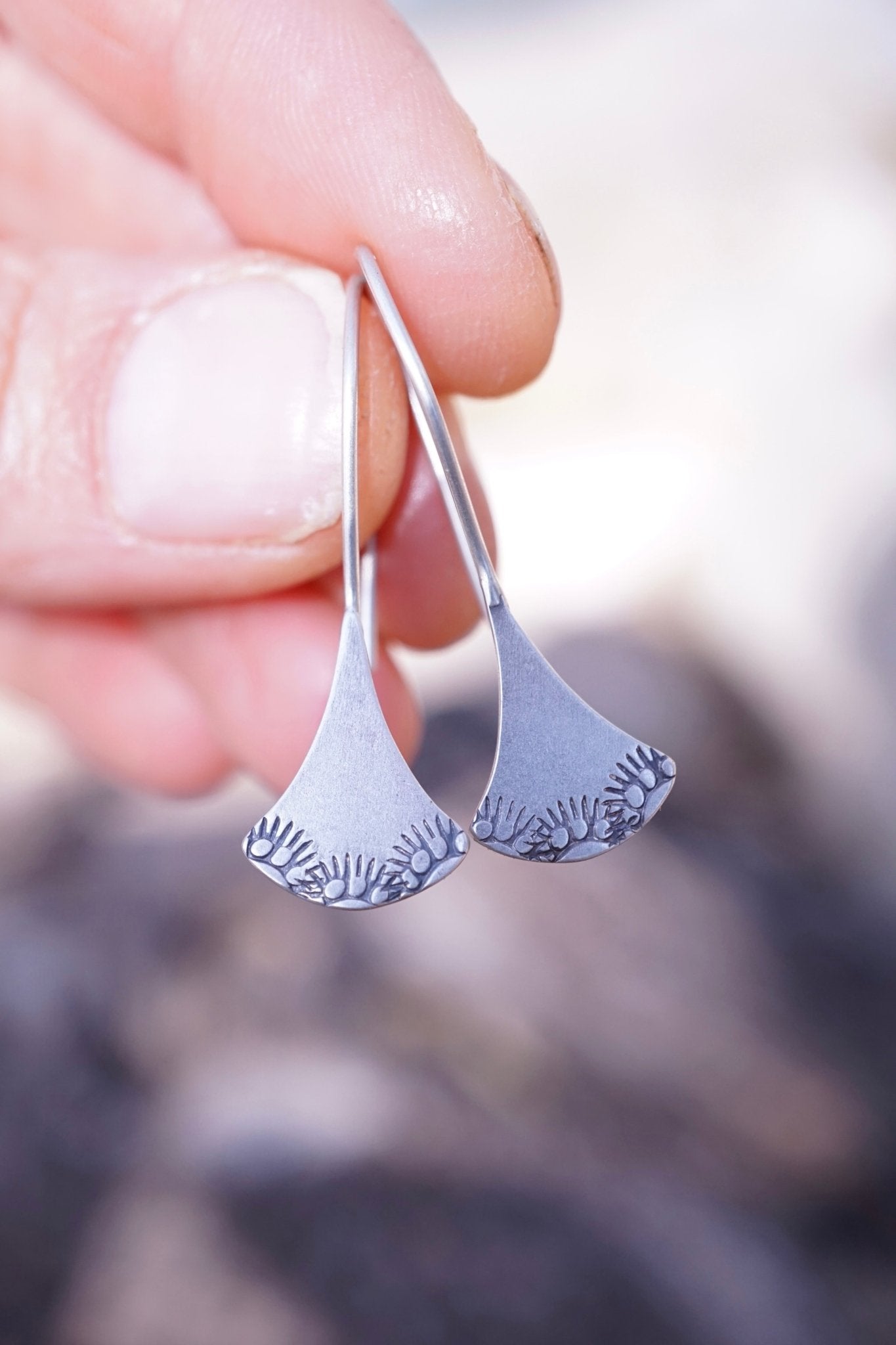 cutie fan - shaped earrings - Lumenrose