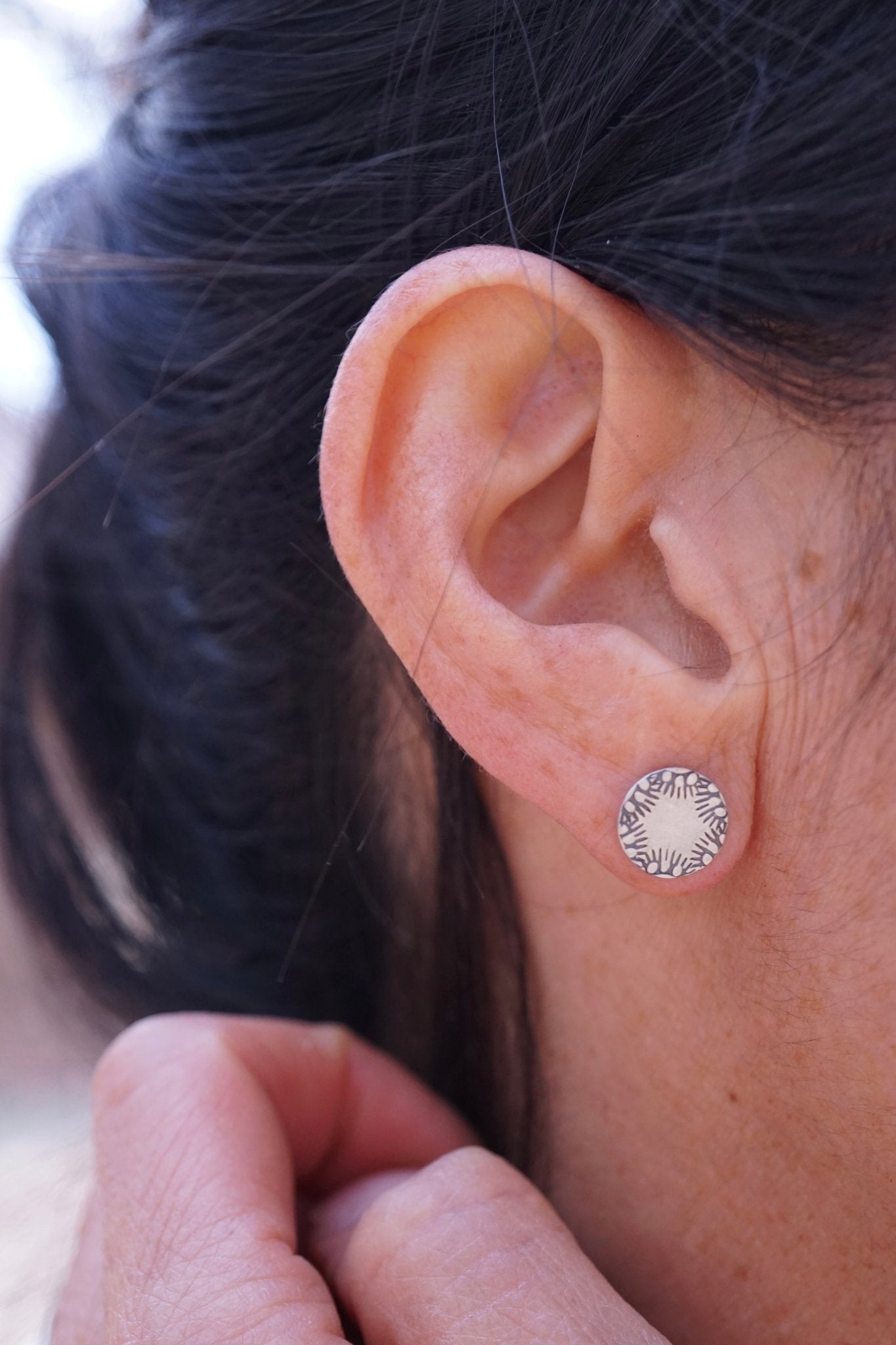 round stamped studs - Lumenrose