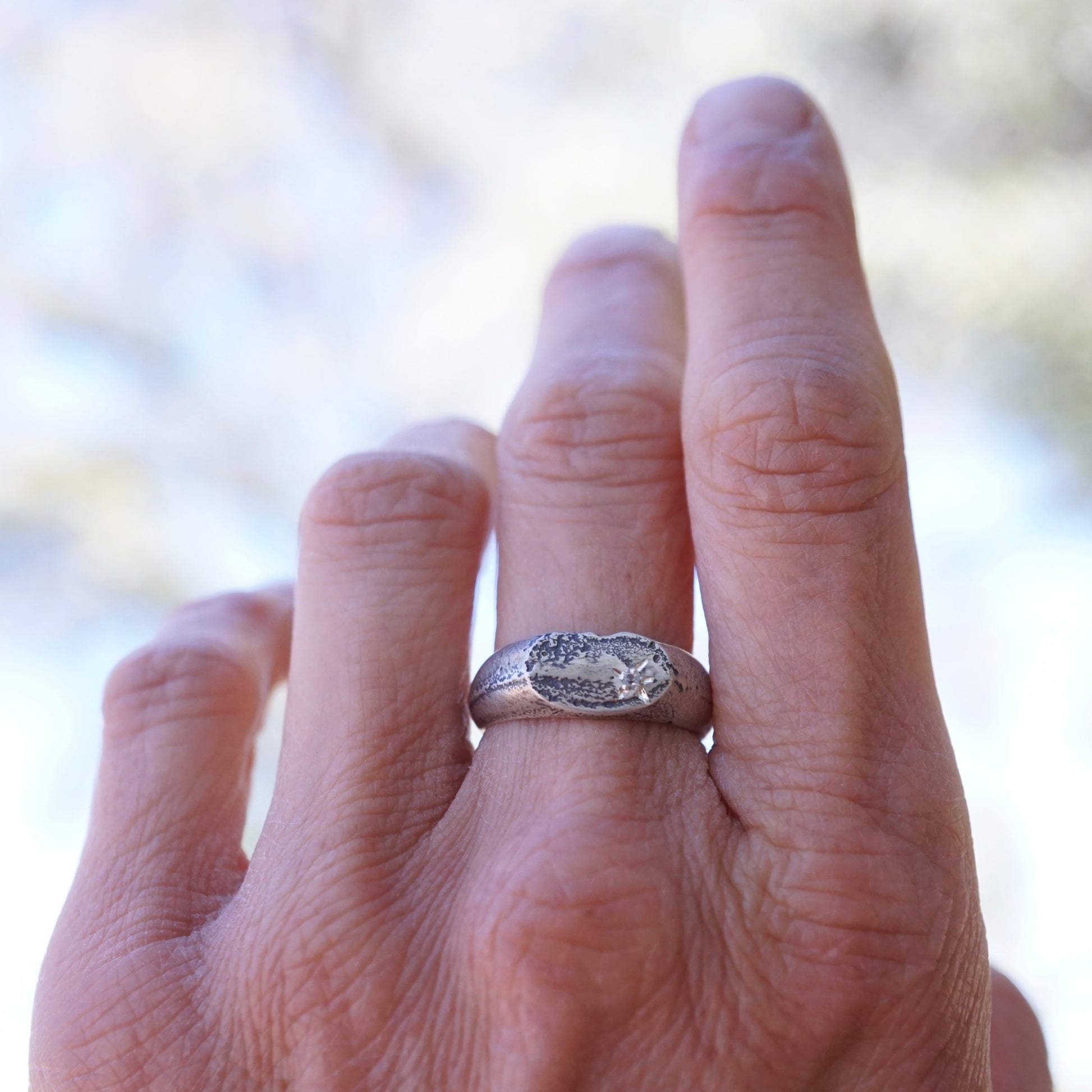 the texture ring with pale green sapphire - size 7 - Lumenrose
