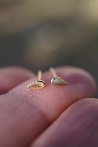 14k gold teeny teardrop studs