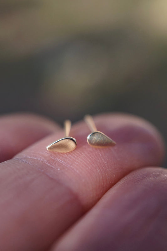 14k gold teeny teardrop studs