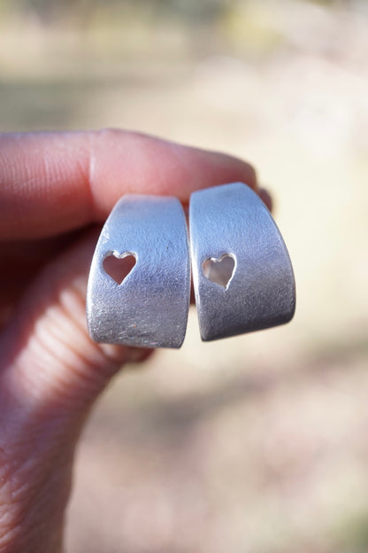 shorty chubby heart hoops