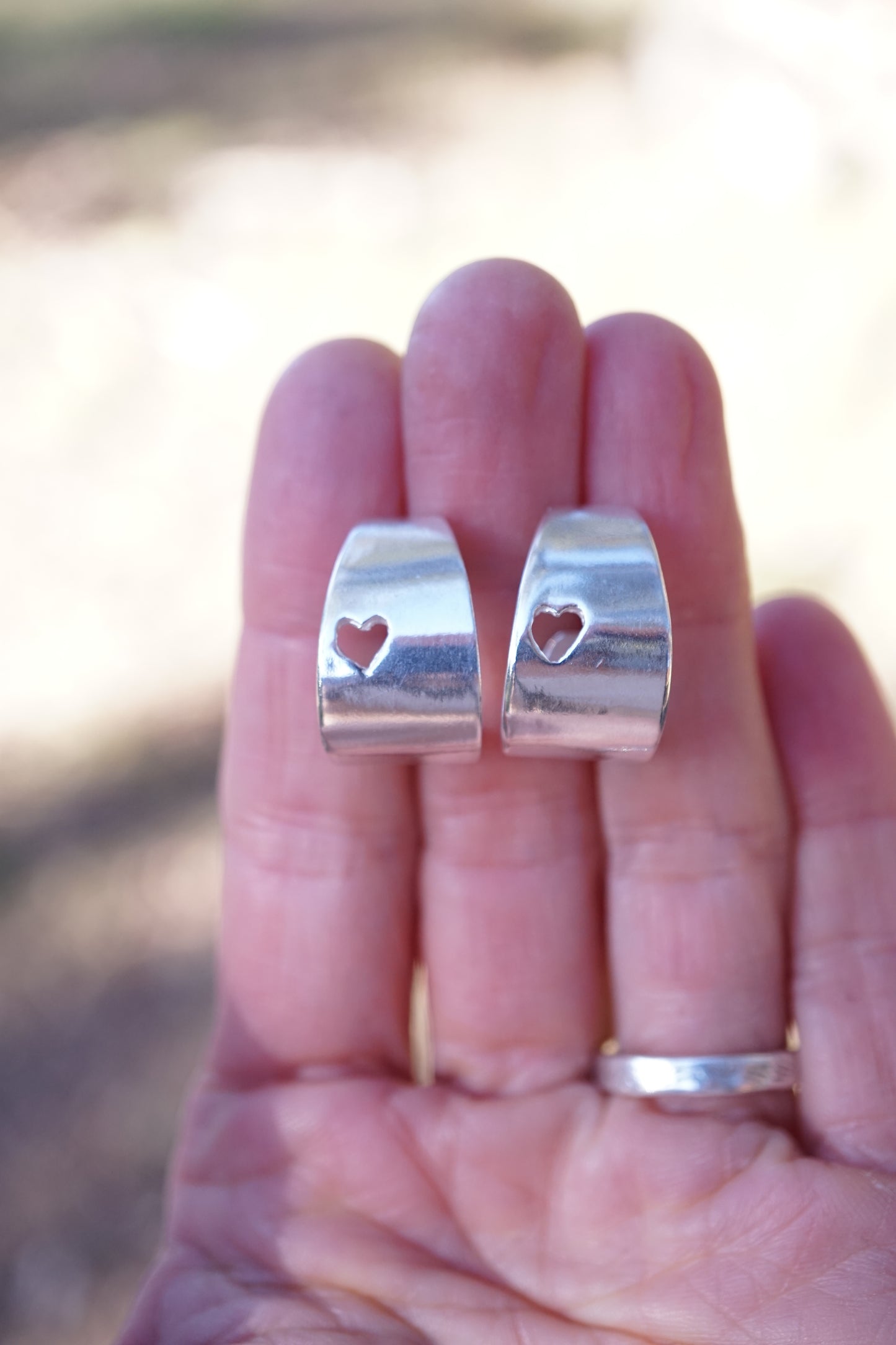 shorty chubby heart hoops