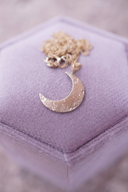 solid 14k gold crescent moon necklace