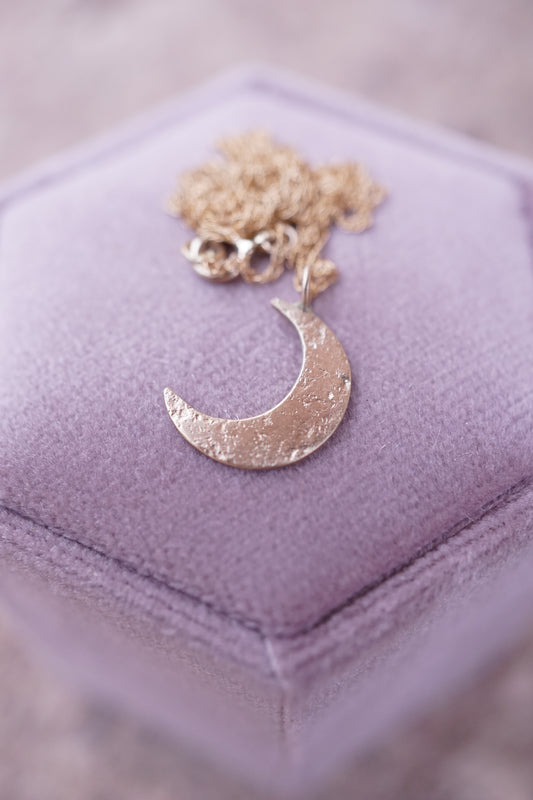 solid 14k gold crescent moon necklace