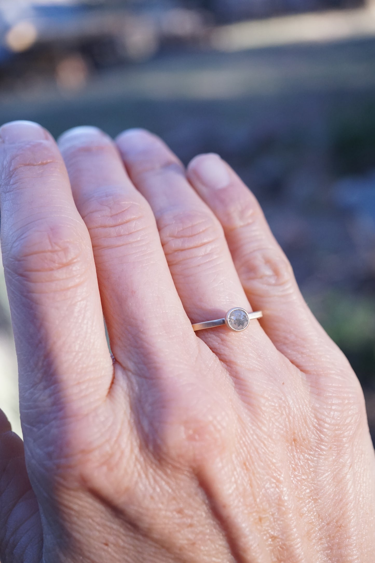 slender 14k salt and pepper diamond ring - size 5.75