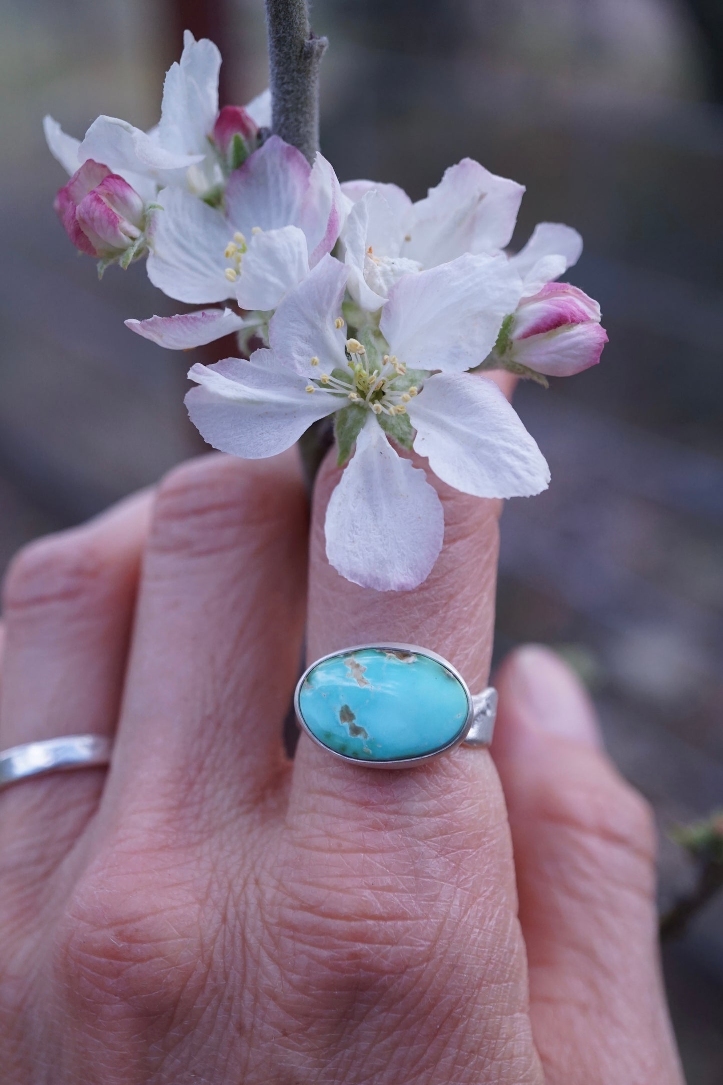 royston turquoise oval ring with free form sandcast band - size 6.5