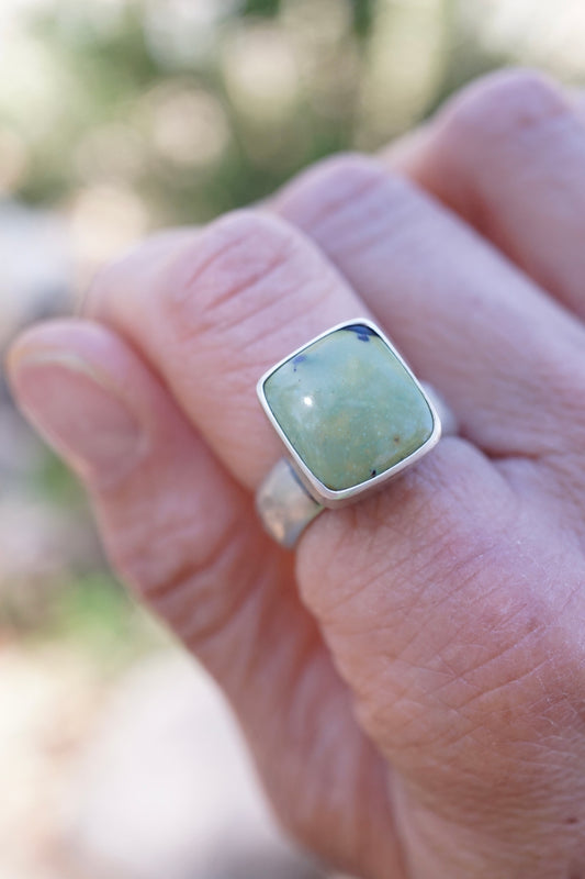 mossy green chinese turquoise square ring - size 7/7.25