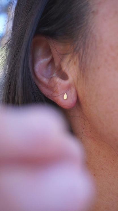 14k gold teeny teardrop studs
